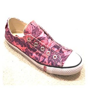 Levi’s Pink & Purple Print Converse